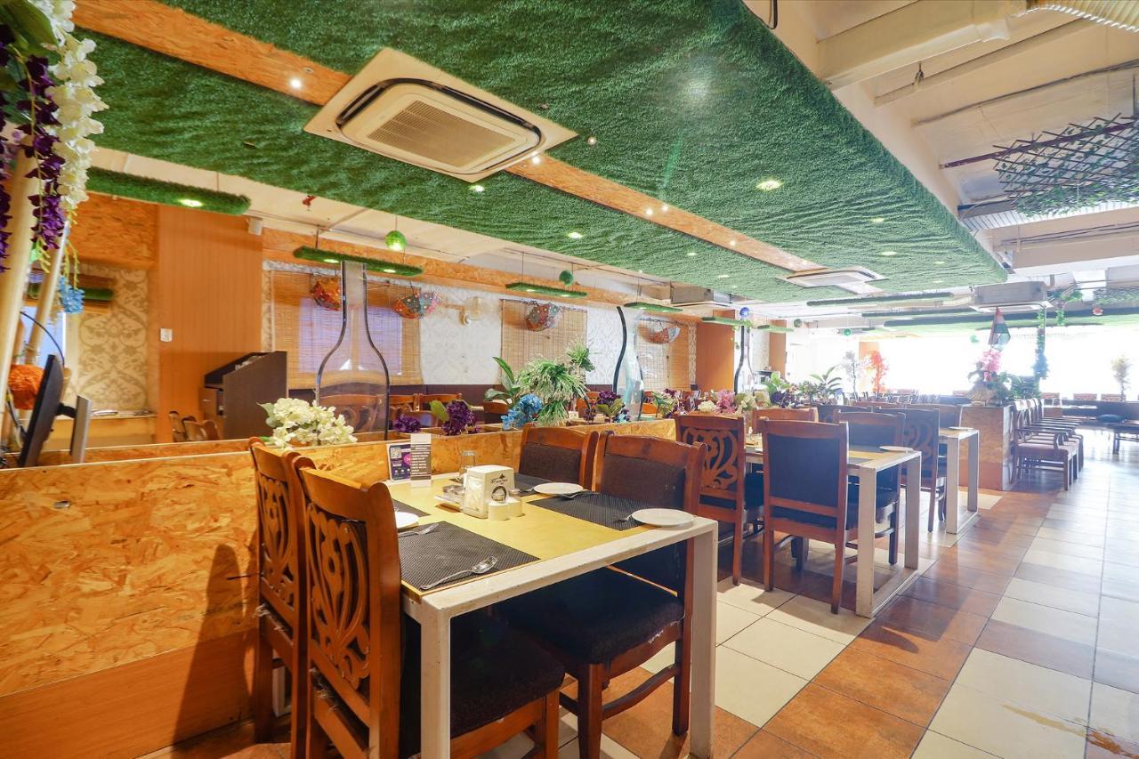 Fabhotel Aamantran & Banquet Halls - Nr Rtc X Roads Metro Station Hyderabad Eksteriør bilde
