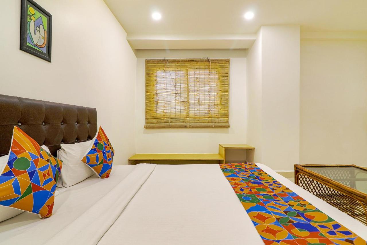 Fabhotel Aamantran & Banquet Halls - Nr Rtc X Roads Metro Station Hyderabad Eksteriør bilde